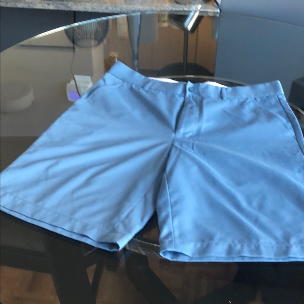 Greg Norman (Macy’s) shorts